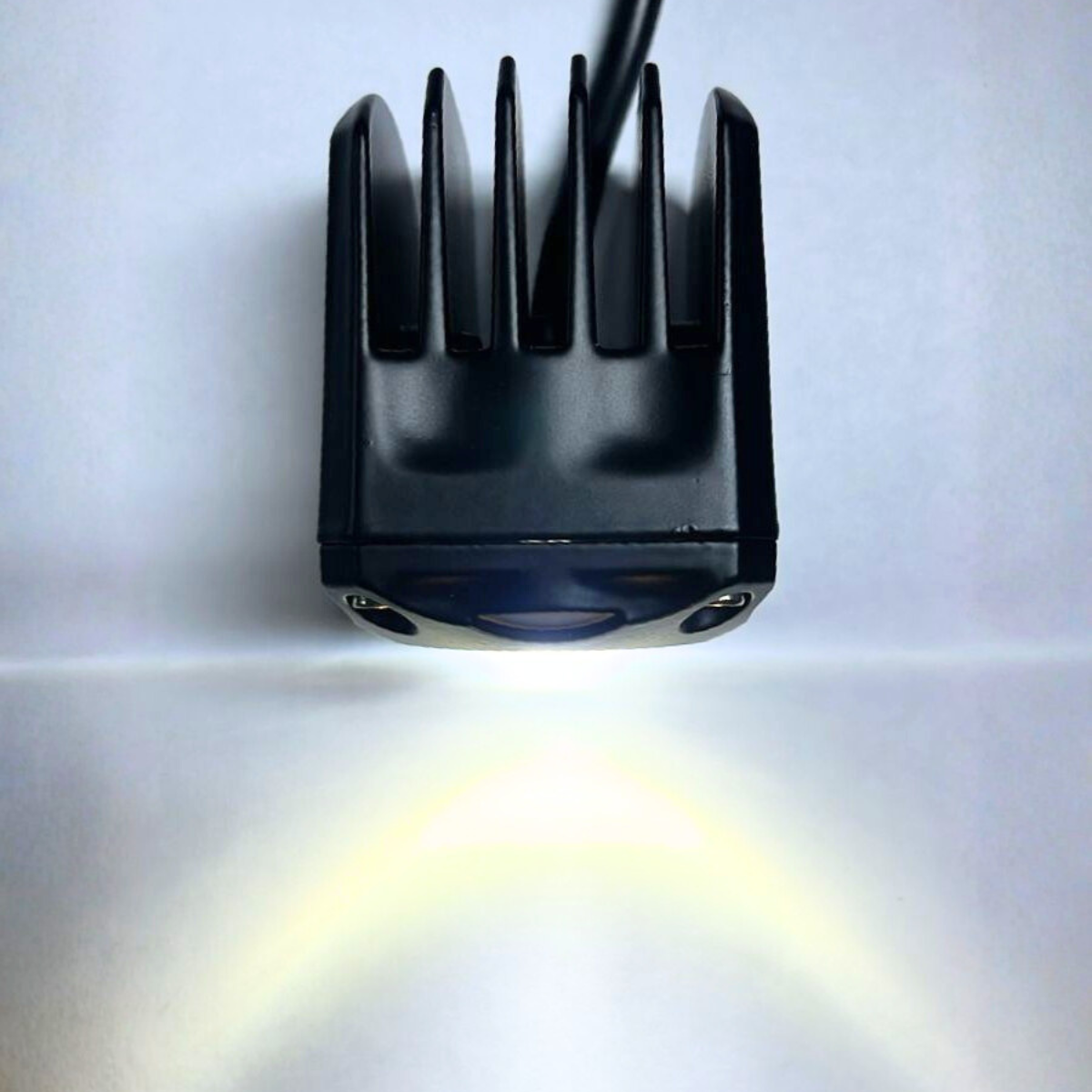 FAROS LED EXPLORADORES TIPO LUPA COD. F13-MINI STALLION (PAR)